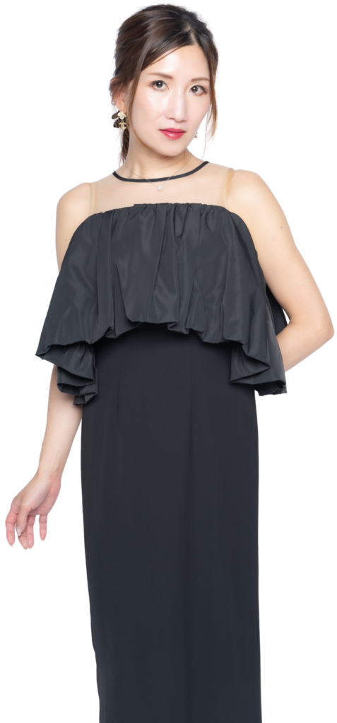 黒いドレスを纏う魔性モテ塾 主宰神楽さえ